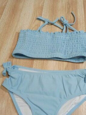 Girls 2 Piece Swim Suit Sz 130 (US‎ 6-7)